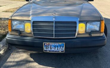 Mercedes-benz-300-300e-1987-6