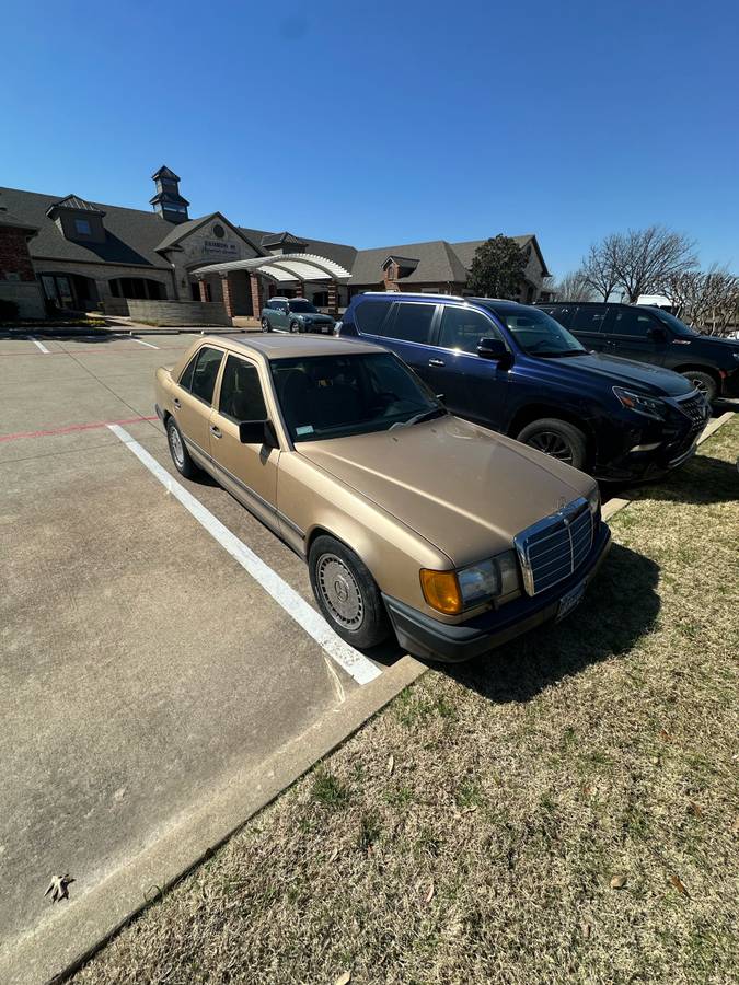 Mercedes-benz-300-300e-1987-8