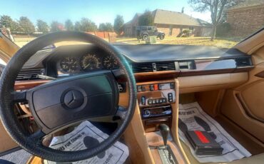 Mercedes-benz-300-300e-1987-9