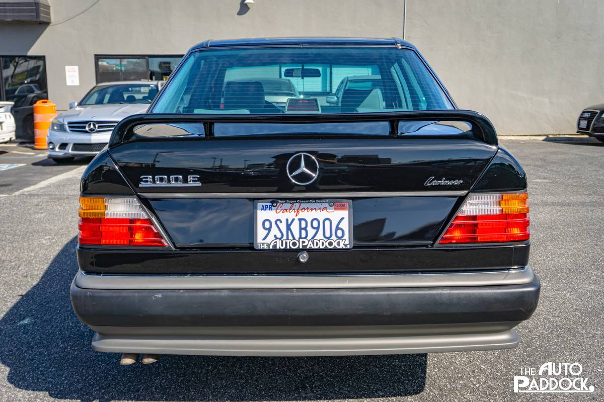 Mercedes-benz-300-300e-1990-black-10