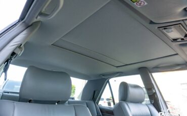 Mercedes-benz-300-300e-1990-black-4