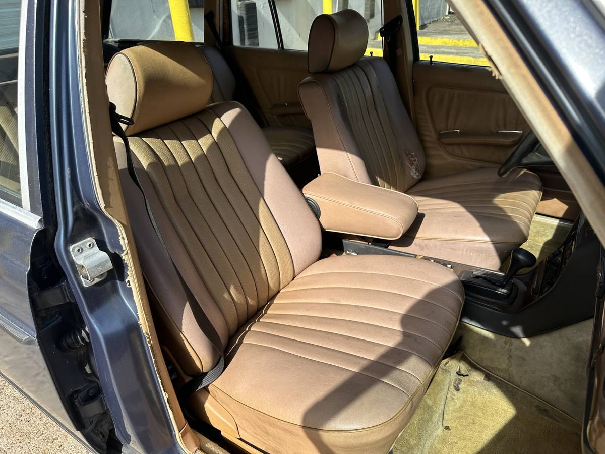 Mercedes-benz-300-300tdt-1984-grey-12
