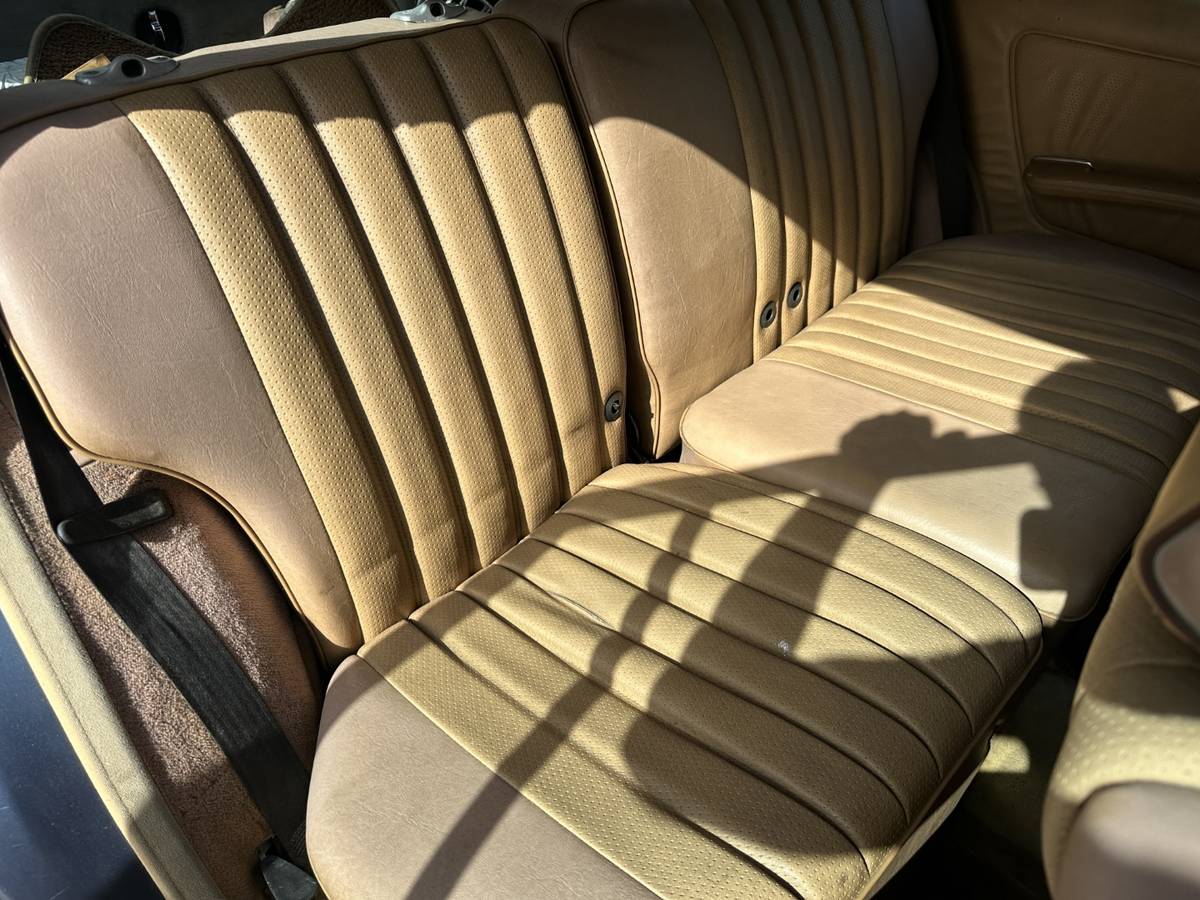 Mercedes-benz-300-300tdt-1984-grey-13
