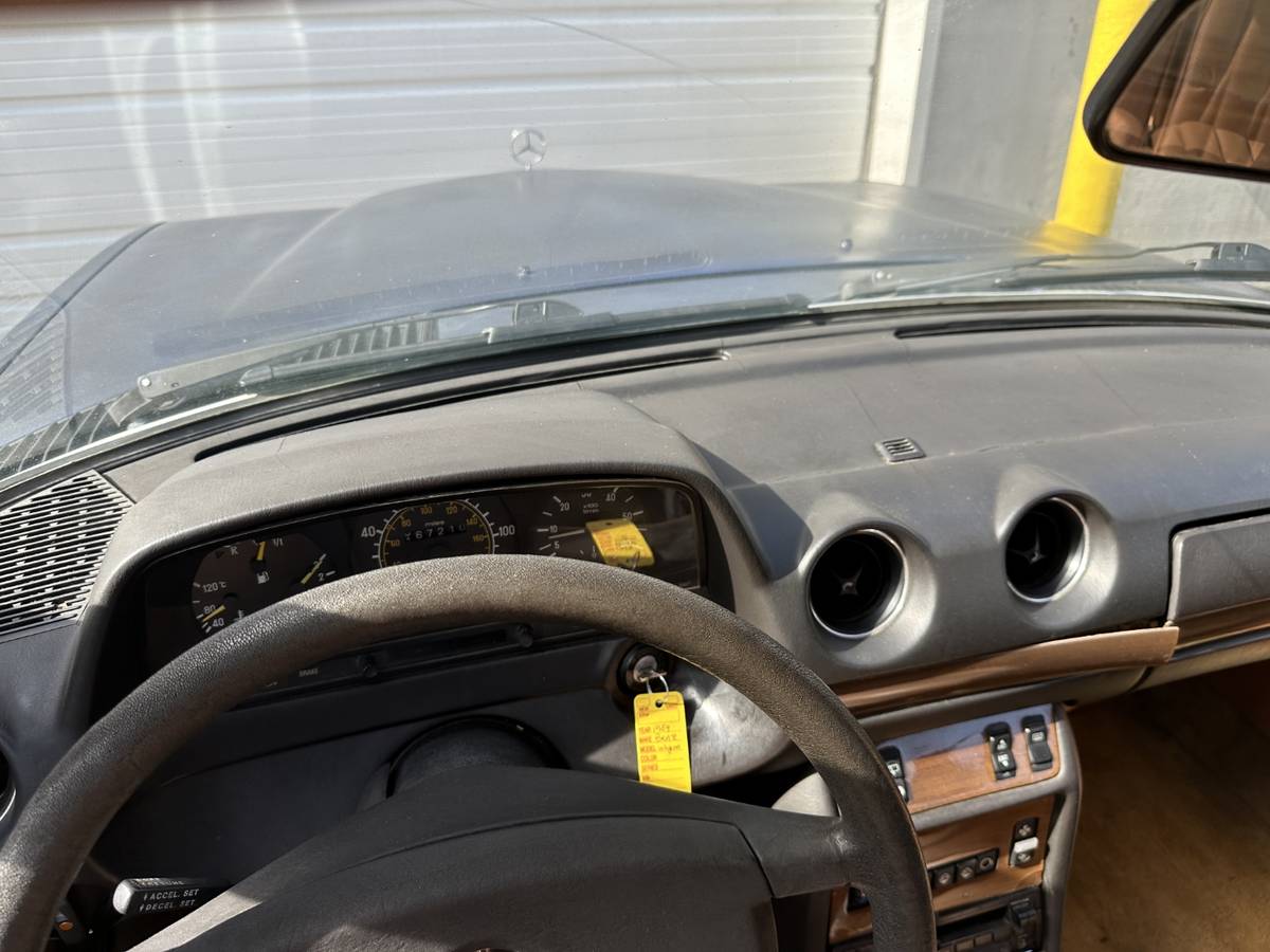Mercedes-benz-300-300tdt-1984-grey-9