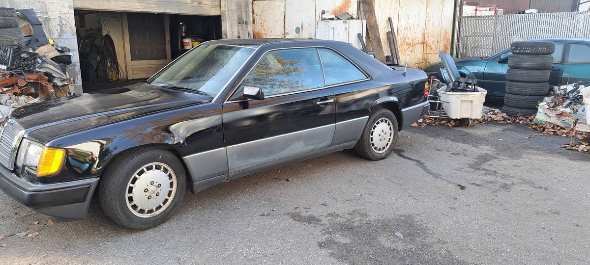 Mercedes-benz-300-ce-1992-black-2
