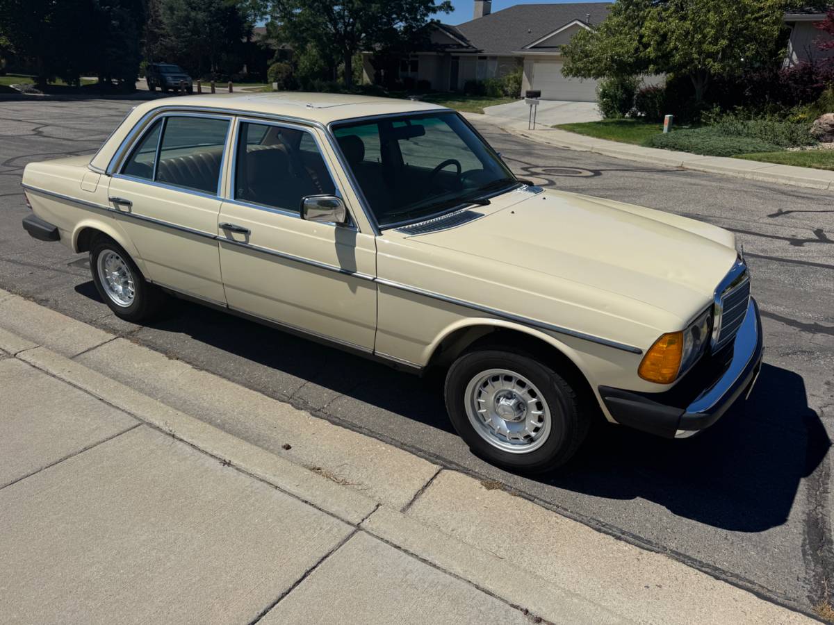 Mercedes-benz-300-dt-diesel-1982-1