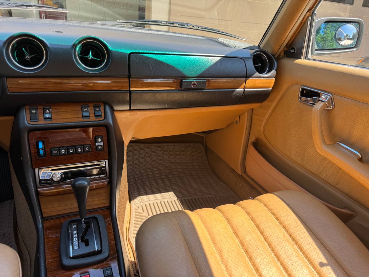 Mercedes-benz-300-dt-diesel-1982-10
