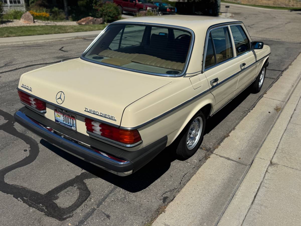 Mercedes-benz-300-dt-diesel-1982-2