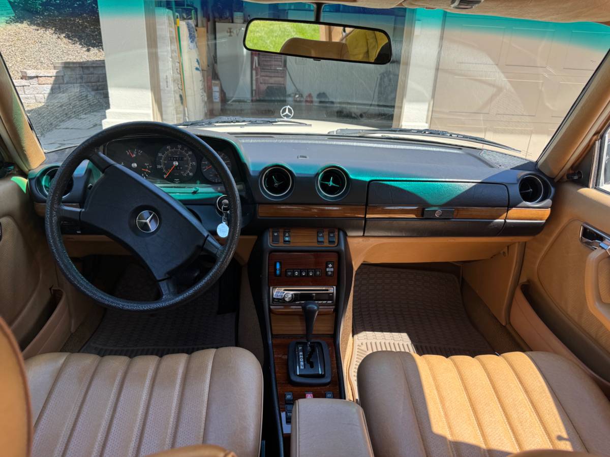 Mercedes-benz-300-dt-diesel-1982-8