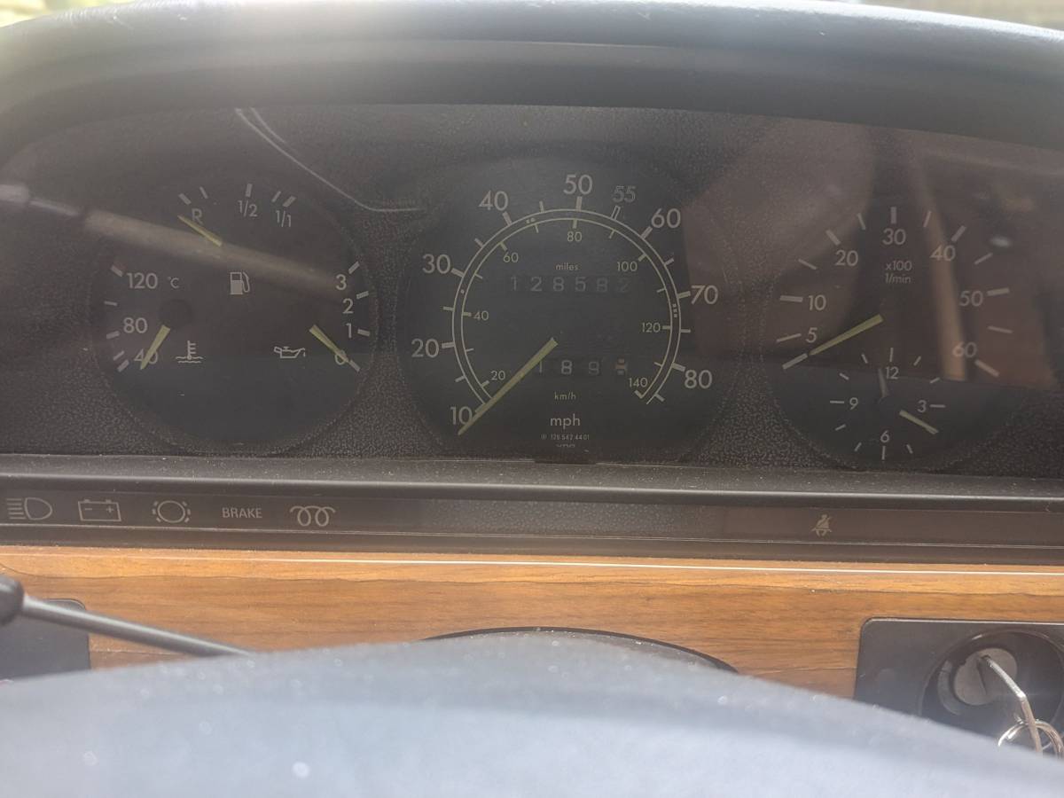 Mercedes-benz-300-sd-diesel-1981-yellow-1
