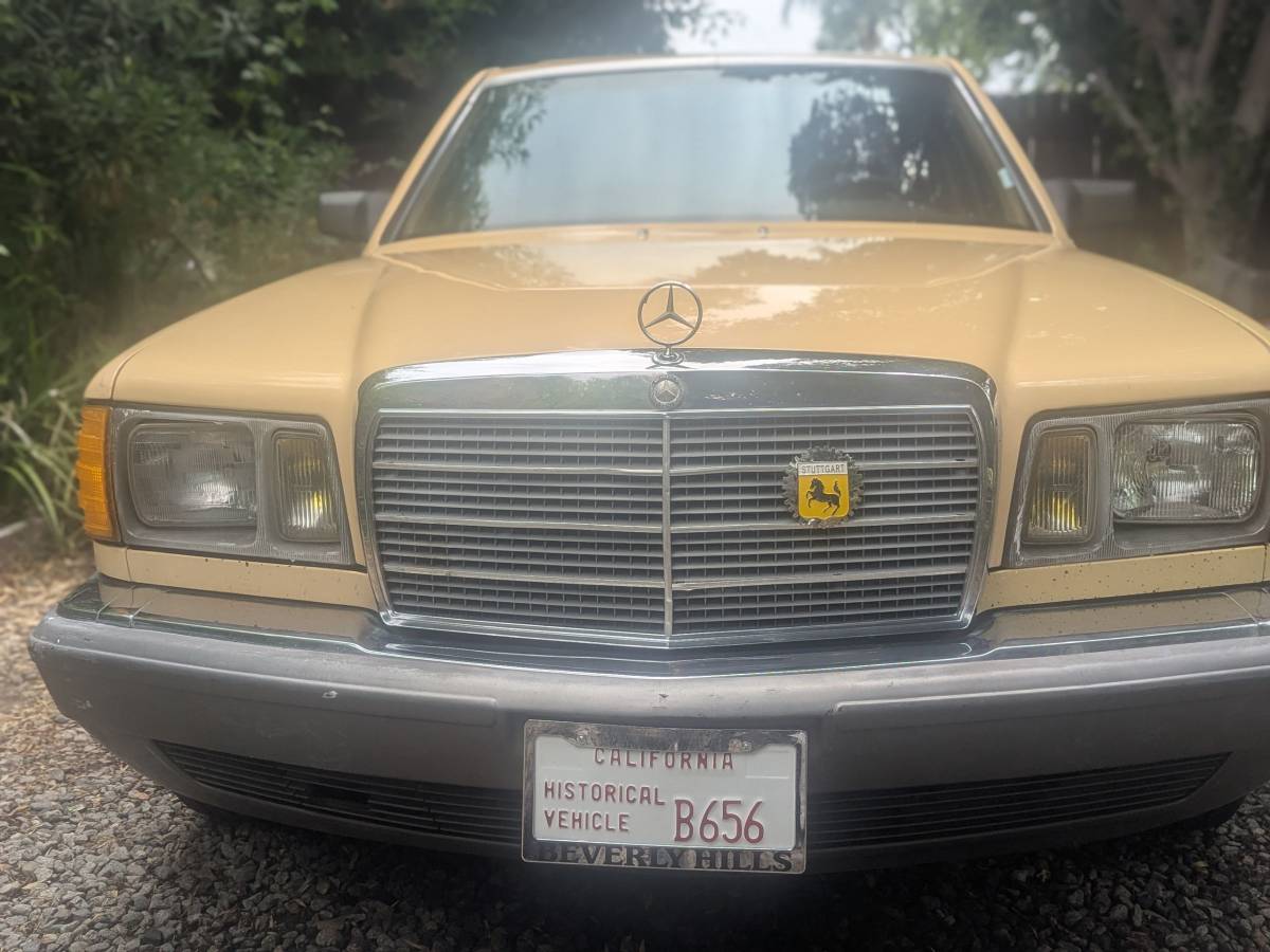Mercedes-benz-300-sd-diesel-1981-yellow-11