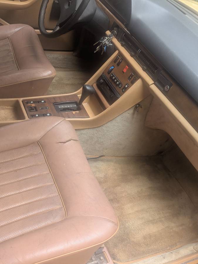 Mercedes-benz-300-sd-diesel-1981-yellow-13