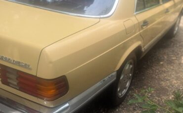 Mercedes-benz-300-sd-diesel-1981-yellow-7