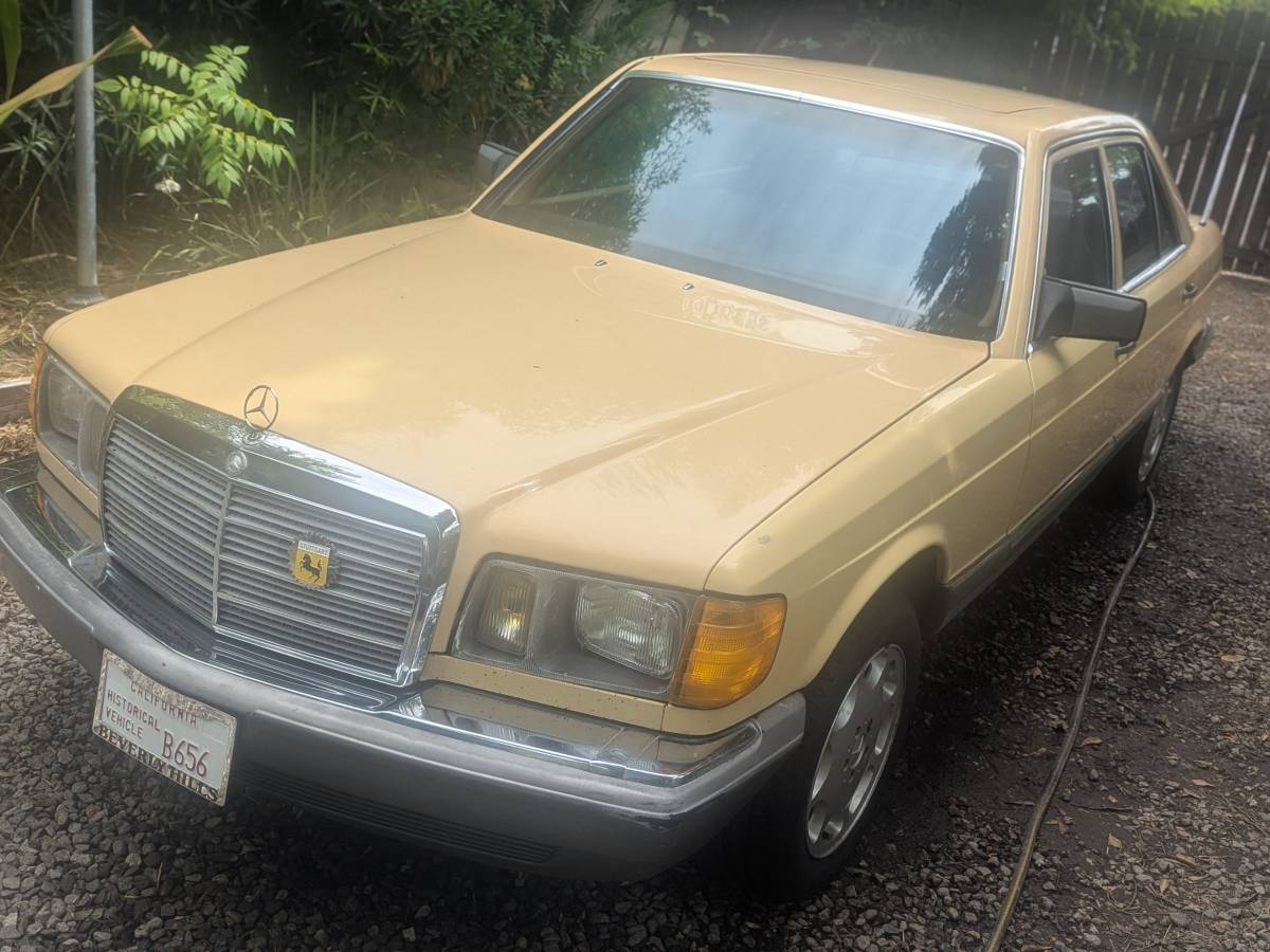 Mercedes-benz-300-sd-diesel-1981-yellow