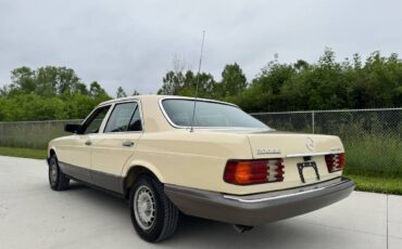 Mercedes-benz-300-sd-diesel-1982-1