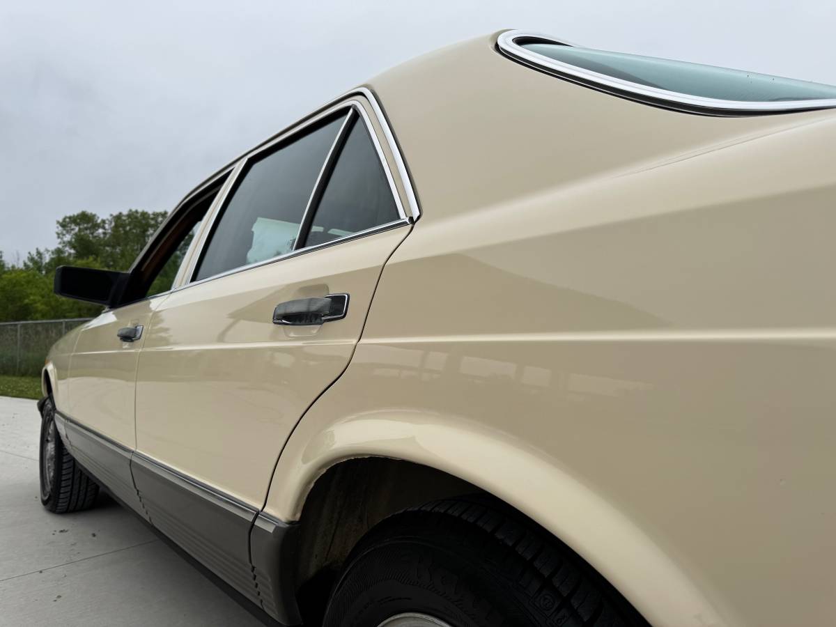 Mercedes-benz-300-sd-diesel-1982-12