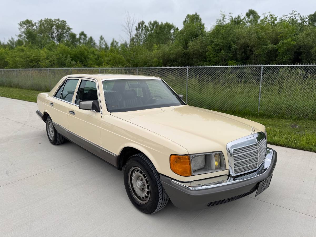 Mercedes-benz-300-sd-diesel-1982-13