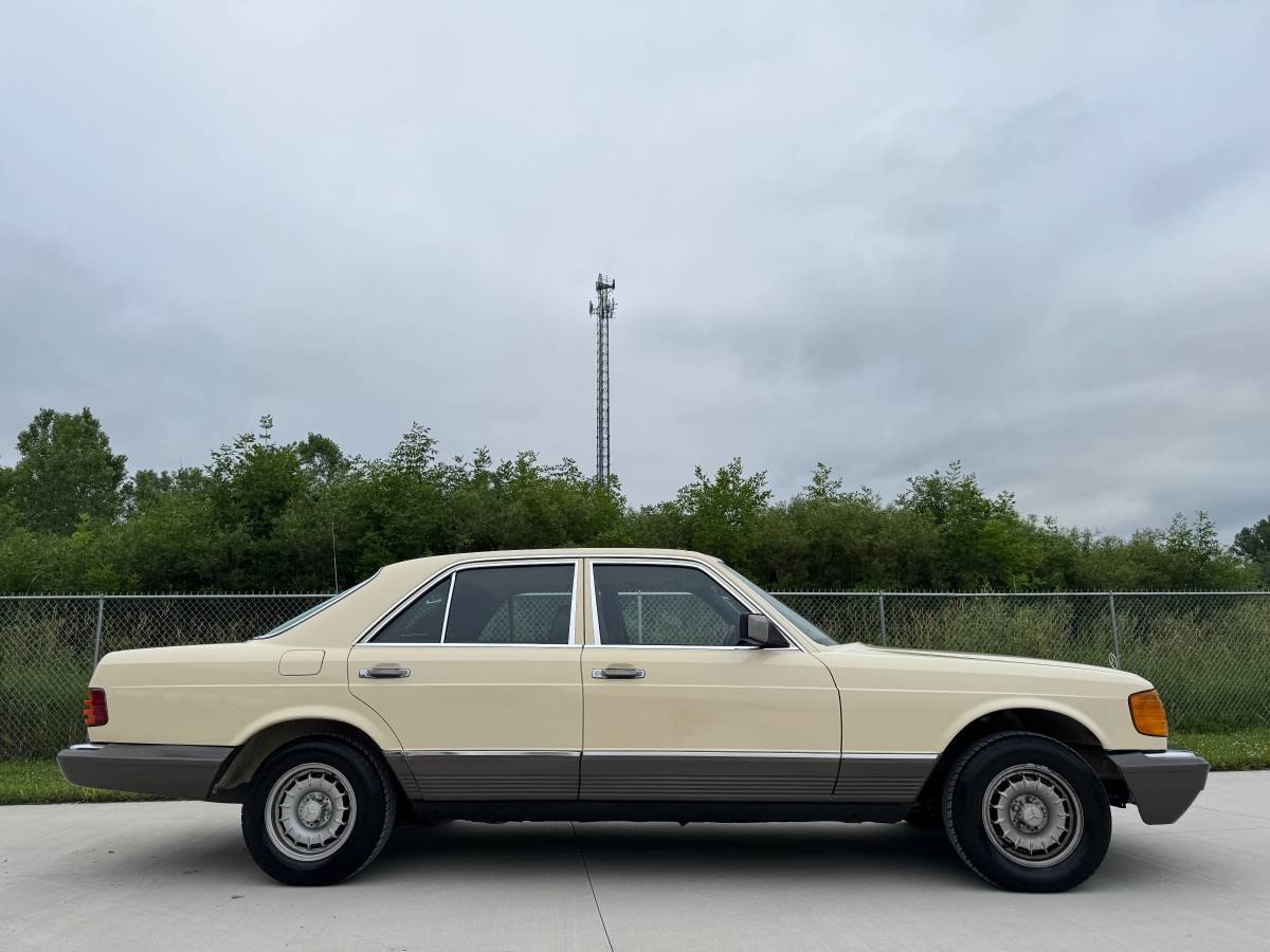 Mercedes-benz-300-sd-diesel-1982-14