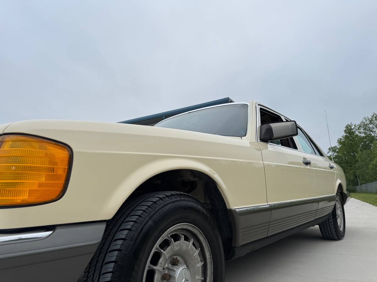 Mercedes-benz-300-sd-diesel-1982-15