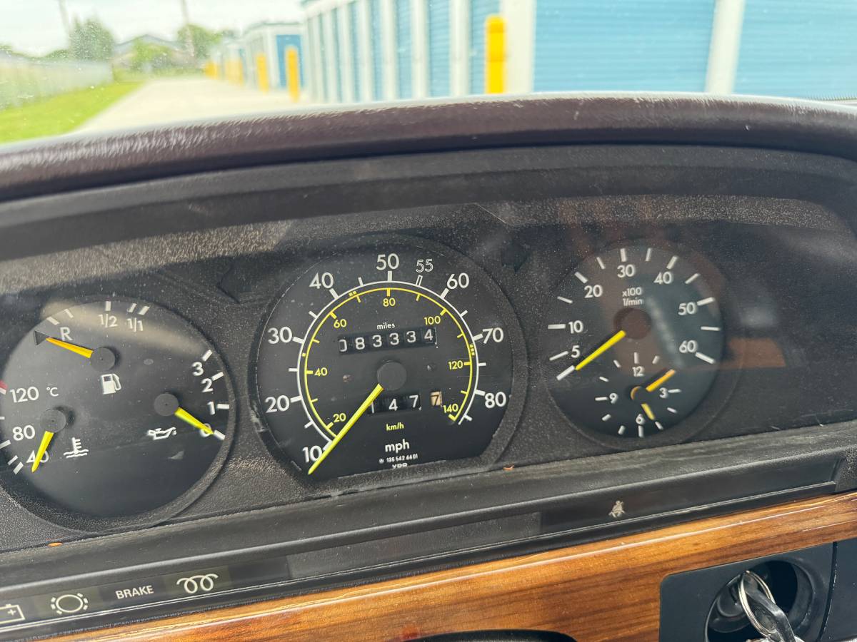 Mercedes-benz-300-sd-diesel-1982-16