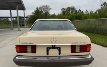 Mercedes-benz-300-sd-diesel-1982-2