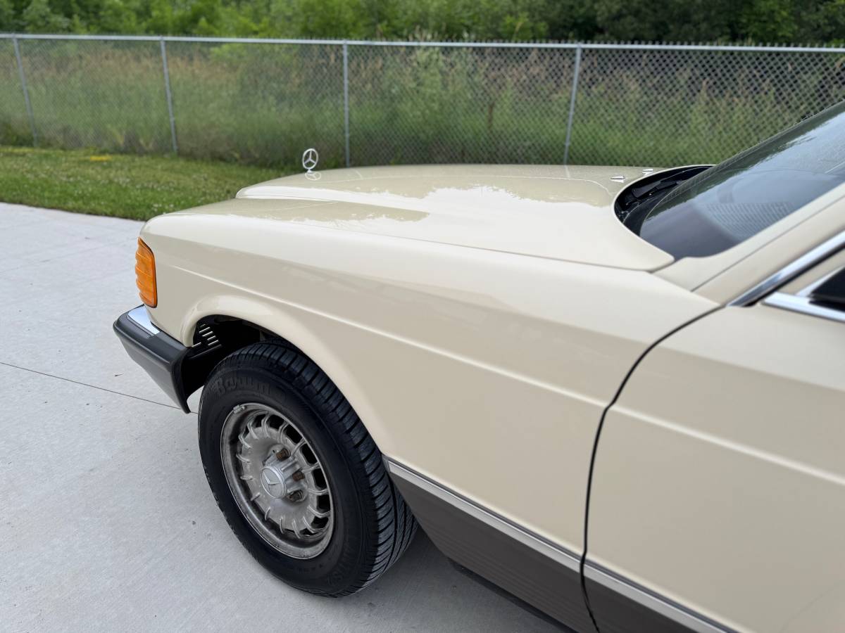Mercedes-benz-300-sd-diesel-1982-3