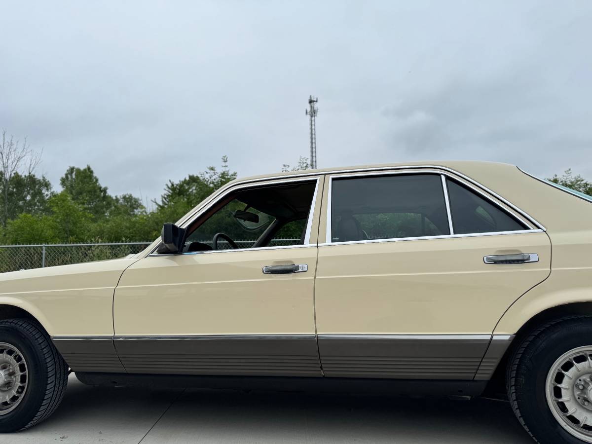 Mercedes-benz-300-sd-diesel-1982-4