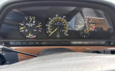 Mercedes-benz-300-se-1988-silver-11