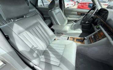 Mercedes-benz-300-se-1988-silver-16