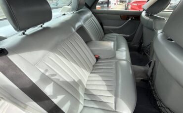 Mercedes-benz-300-se-1988-silver-18