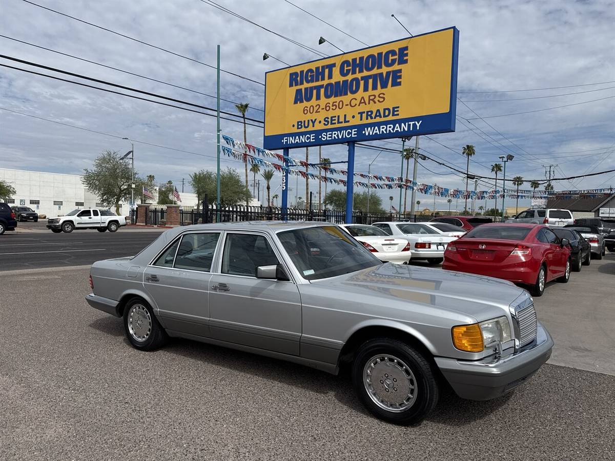 Mercedes-benz-300-se-1988-silver-19