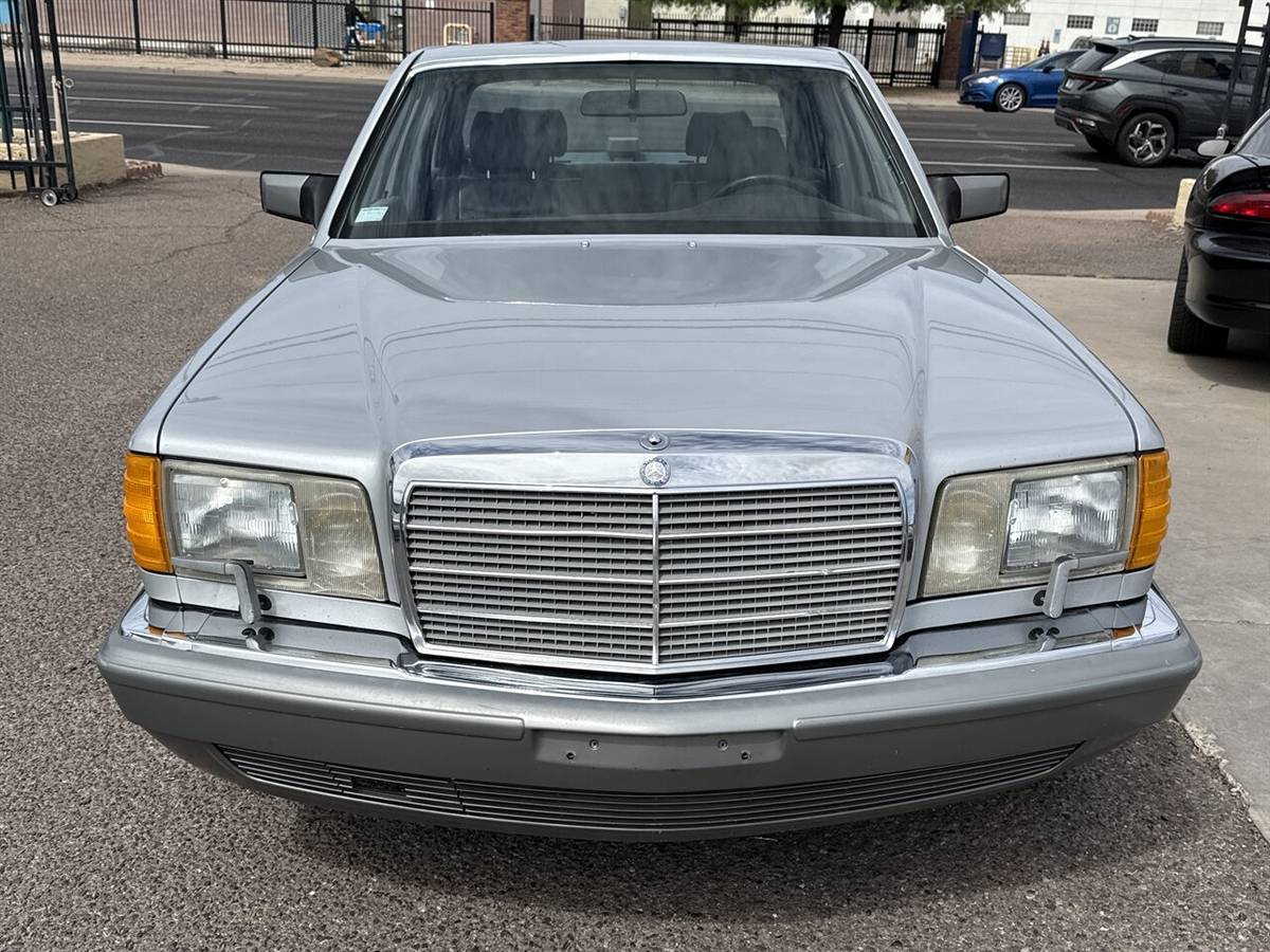 Mercedes-benz-300-se-1988-silver-2