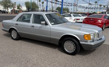 Mercedes-benz-300-se-1988-silver