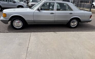 Mercedes-benz-300-se-1988-silver-4