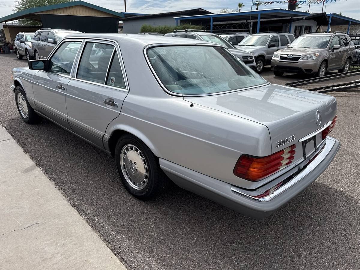 Mercedes-benz-300-se-1988-silver-6