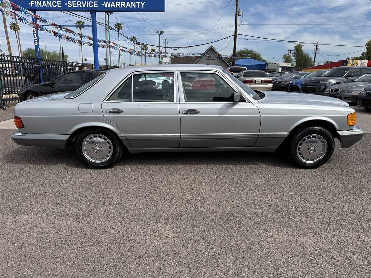 Mercedes-benz-300-se-1988-silver-7