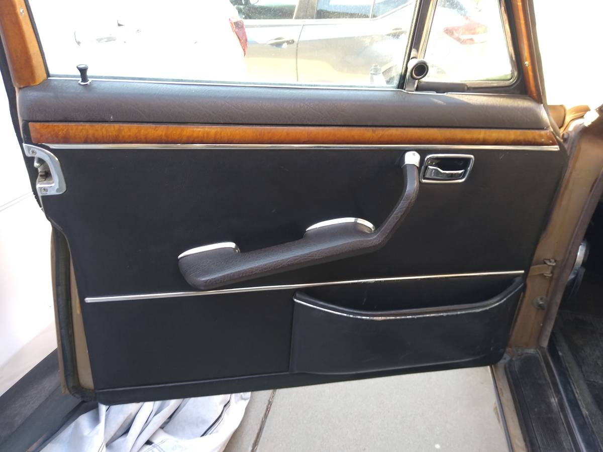 Mercedes-benz-300-sel-6.3-1969-brown-17