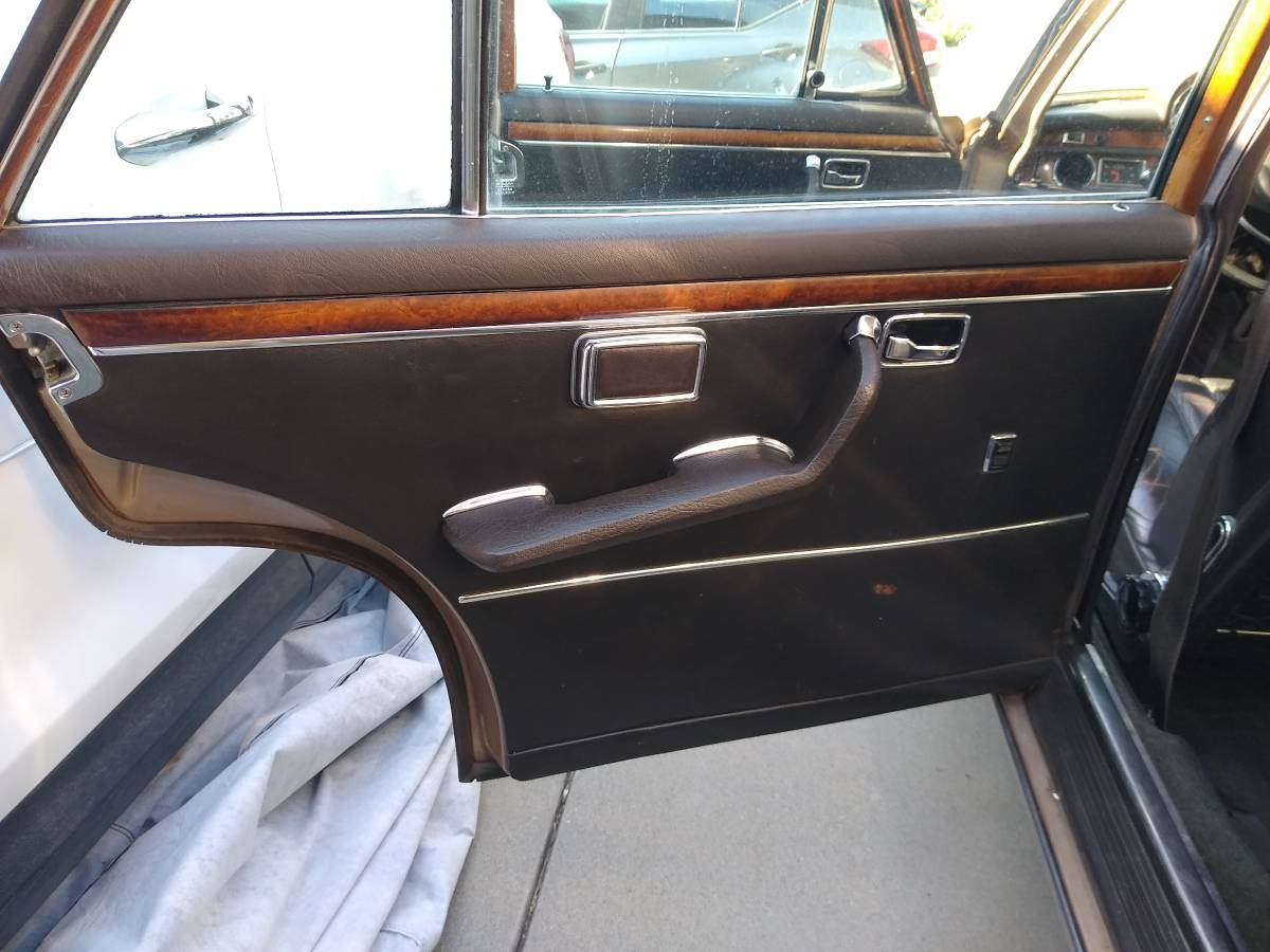 Mercedes-benz-300-sel-6.3-1969-brown-18
