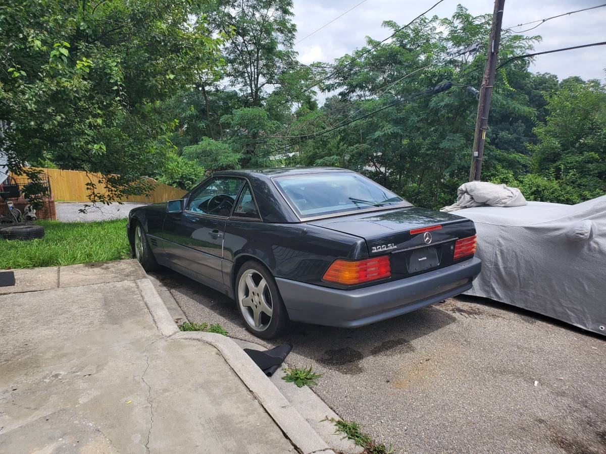 Mercedes-benz-300-sl-1990-black-2