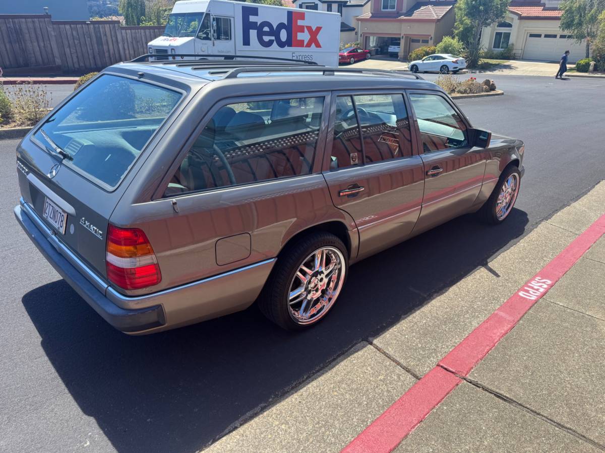 Mercedes-benz-300-te-1990-1