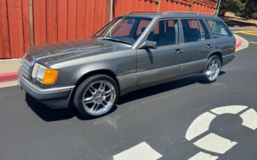 Mercedes-benz-300-te-1990