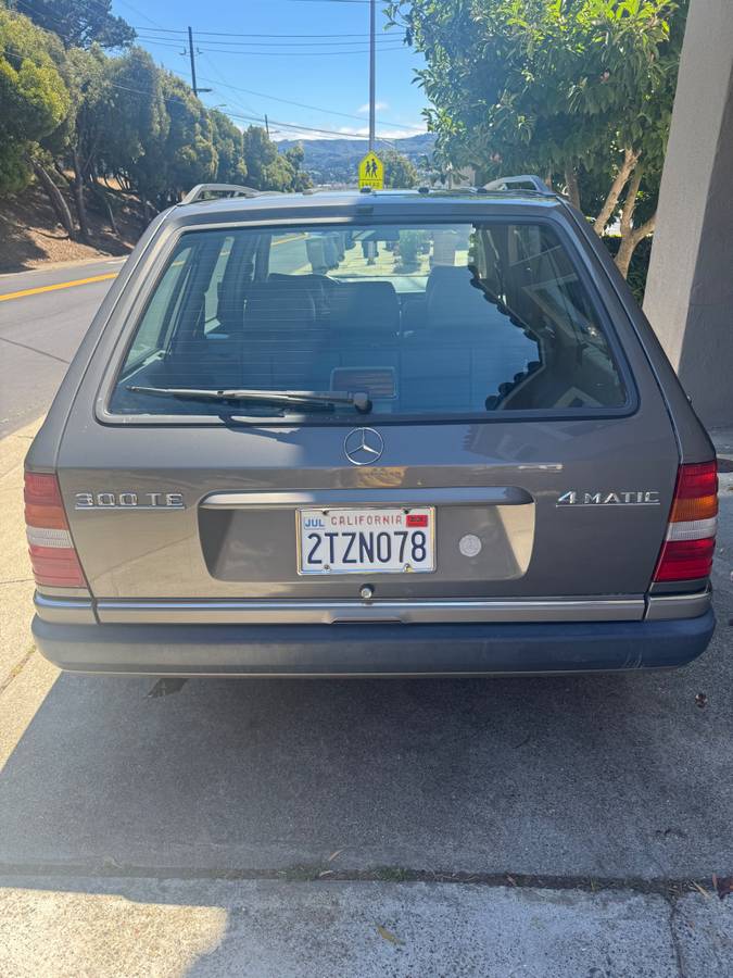 Mercedes-benz-300-te-1990-4