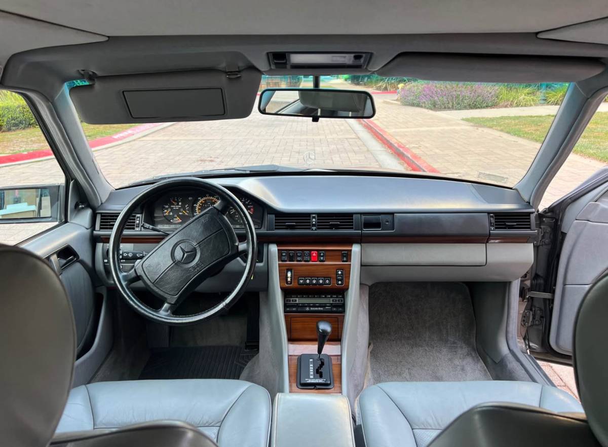 Mercedes-benz-300-te-1990-6