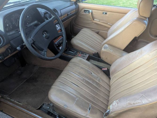 Mercedes-benz-300cd-1982-Yellow-3