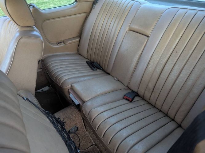 Mercedes-benz-300cd-1982-Yellow-6