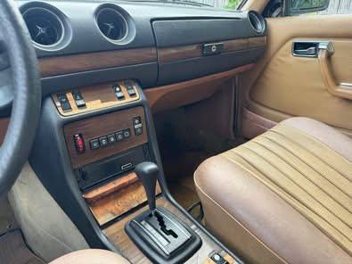 Mercedes-benz-300cd-1983-10