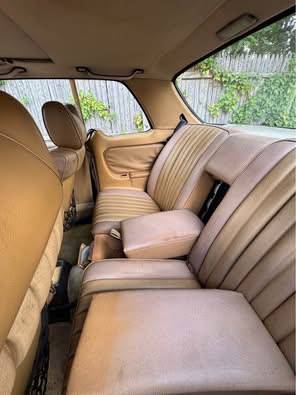 Mercedes-benz-300cd-1983-11