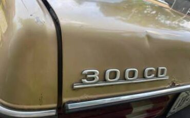 Mercedes-benz-300cd-1983-14