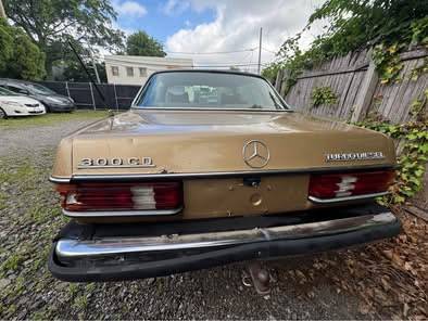 Mercedes-benz-300cd-1983-5
