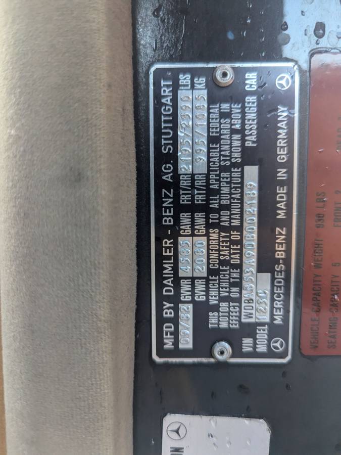 Mercedes-benz-300cd-diesel-1983-blue-13